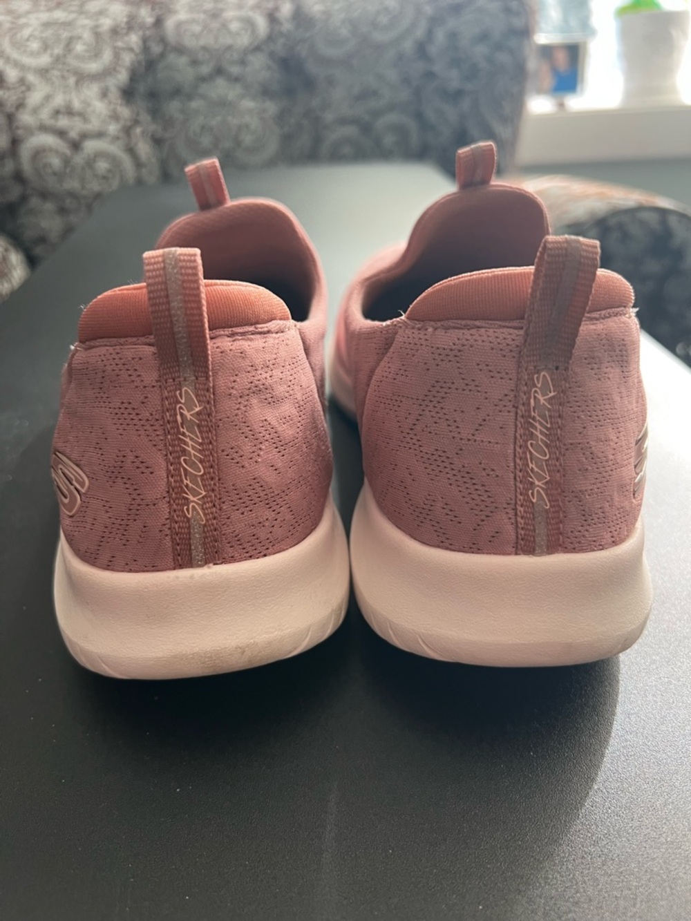 Skechers Women's Slip-On Sneakers in Dusty Rose Pink 8.5 - Picture 3 of 7